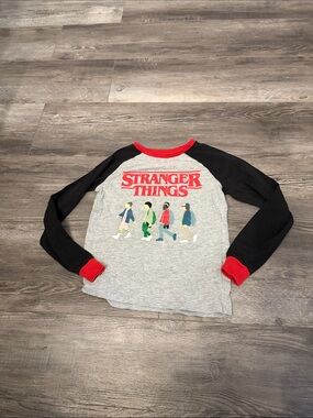Stranger Things Kids' Long Sleeve Raglan Tee - Gray with‎ Black & Red